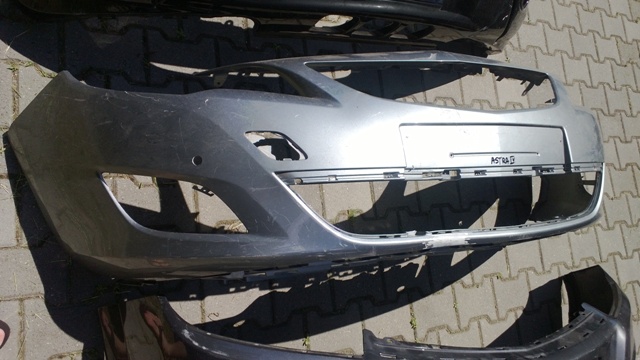 Opel - Astra - J - 5 drzwi - (2009 - 2015) - Karoseria / Zderzak przedni