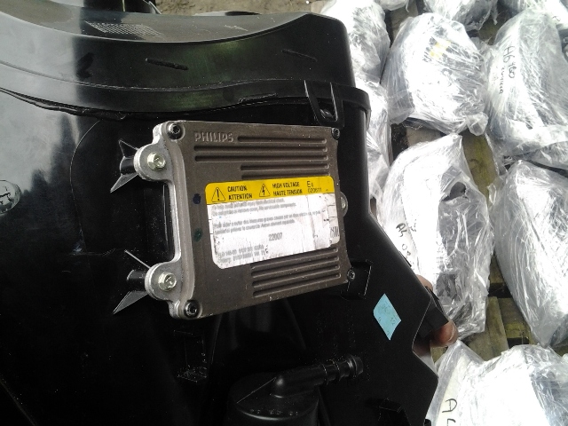 Aston Martin - DB9 - Vantage - (2003 - 2016) - Oświetlenie / Lampa przednia   lewa Xenon