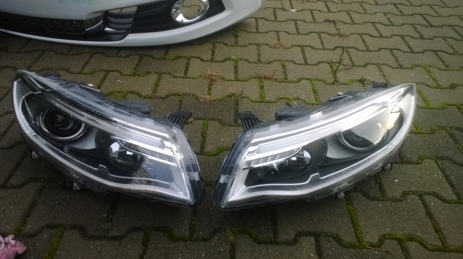 Qoros - 3 - 4 drzwi - (2013-) - Oświetlenie / Lampa przednia  lewa Bixenon