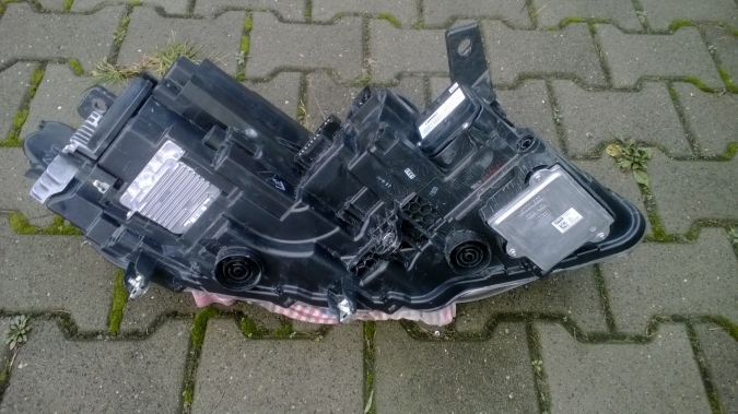 Qoros - 3 - 5 drzwi - (2013-) - Oświetlenie / Lampa przednia  lewa Bixenon