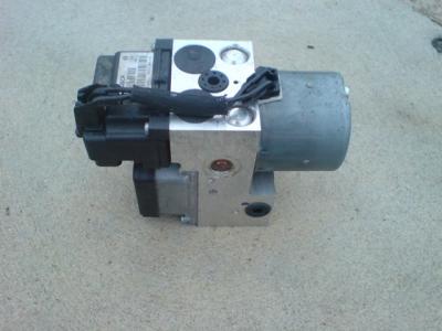 Kia - Magentis - (2002 - 2005) - Hamulce / Pompa ABS