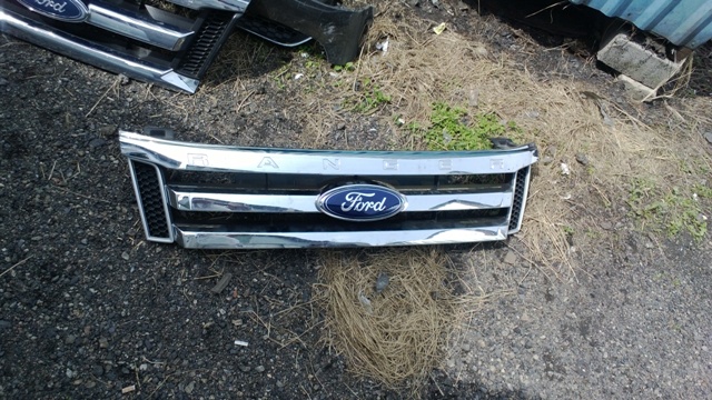 Ford - Ranger - (2011-) - Karoseria / Atrapa przednia