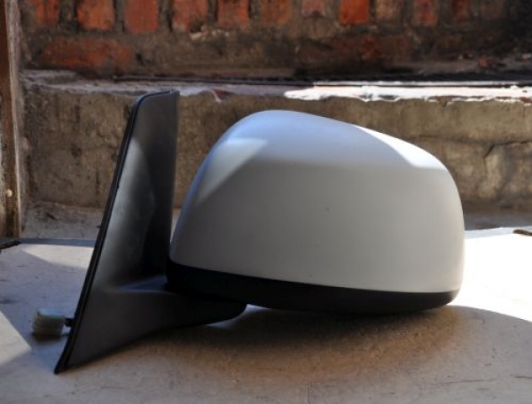 Suzuki - SX4 - 4 drzwi - (2007 - 2009) - Lusterka /  Lewe elektryczne