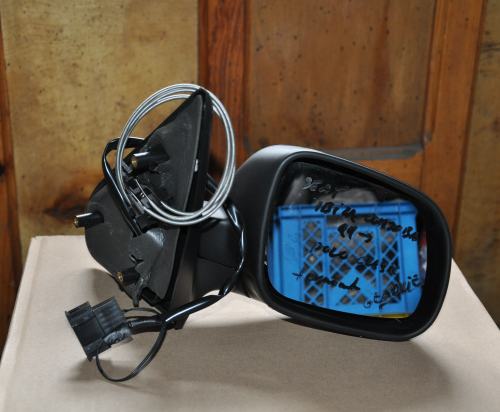 Volkswagen - Polo - Classic - (1999 - 2004) - Lusterka / Prawe ręczne wewnętrznie regulowane