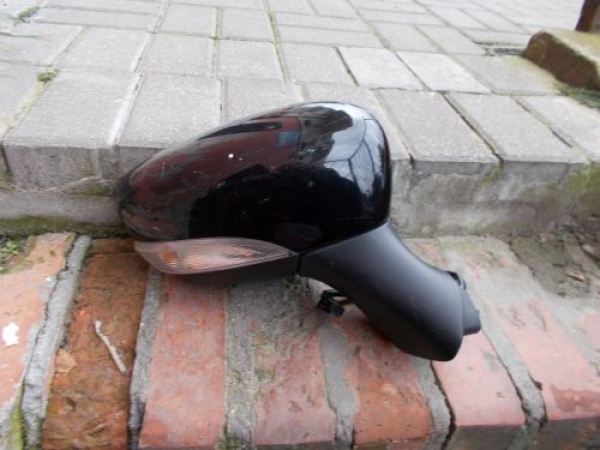 Renault - Clio - 5 drzwi - (2012 - 2019) - Lusterka /  Prawe elektryczne