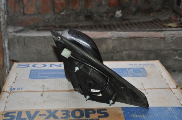 Suzuki - Swift - 3 drzwi - (2005 - 2008) - Lusterka /  Lewe elektryczne