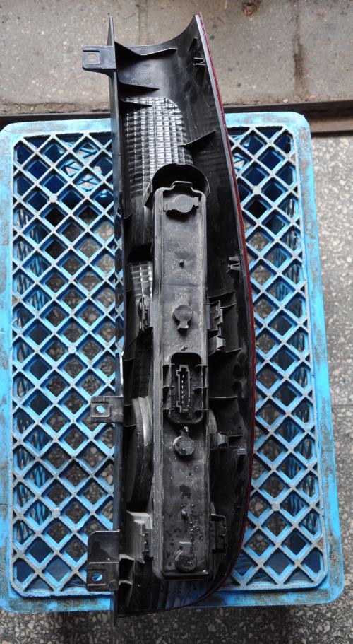 Mercedes-Benz - Vito - W639 - Osob./Tow.- (2004 - 2010) - Oświetlenie / Lampa tylna lewa