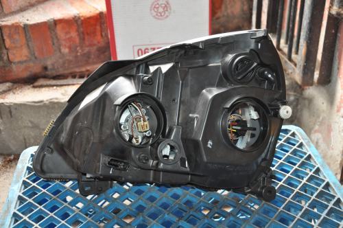 Renault - Clio - 3 drzwi - (2001 - 2005) - Oświetlenie / Lampa przednia prawa