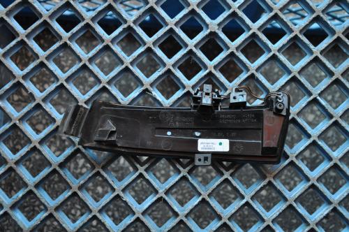 Mercedes-Benz - E-Klasa - W212 - (2009 - 2013) - Lusterka / Kierunkowskaz w lusterku lewy