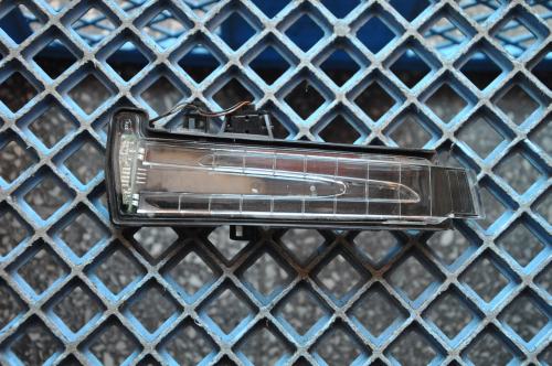 Mercedes-Benz - E-Klasa - W212 - (2013 - 2016) - Lusterka / Kierunkowskaz w lusterku lewy