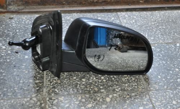 Hyundai - i20 - 3 drzwi - (2009 - 2012) - Lusterka / Prawe ręczne wewnętrznie regulowane