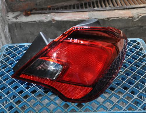 Opel - Corsa - E - 5 drzwi - (2014-) - Oświetlenie / Lampa tylna  prawa