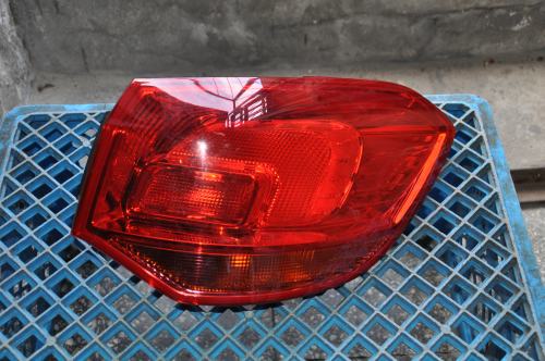 Opel - Astra - J - Kombi - (2010 - 2015) - Oświetlenie / Lampa tylna  prawa