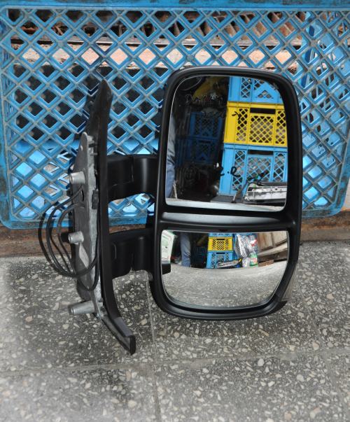 Iveco - Turbo Daily - (2011 - 2014) - Lusterka / Prawe ręczne zewnętrznie regulowane