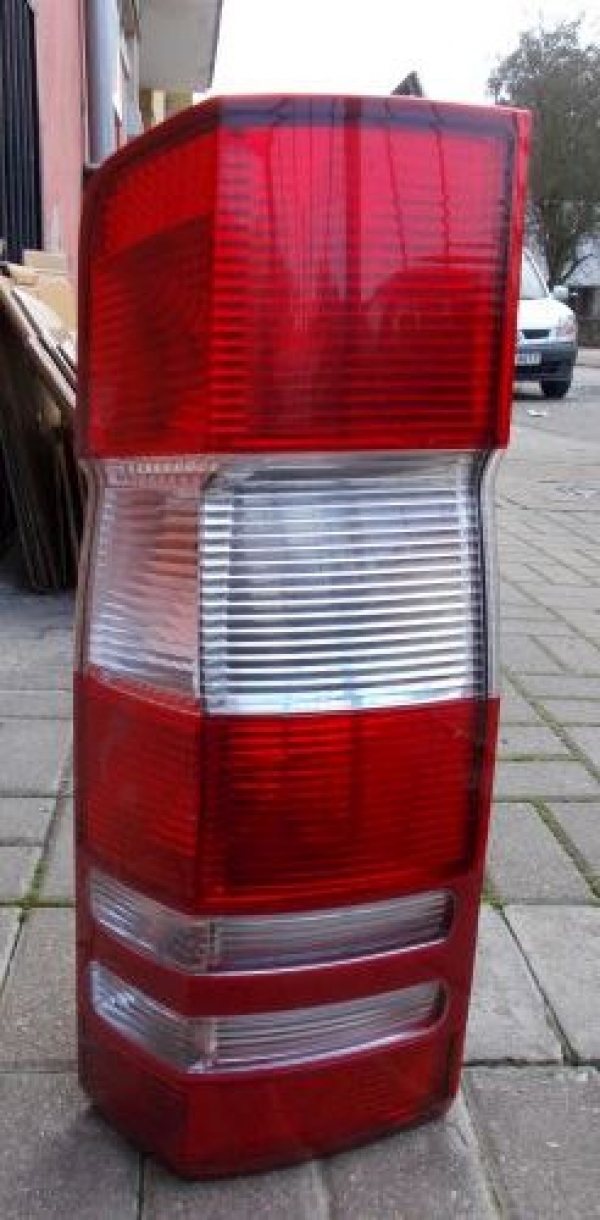 Mercedes-Benz - Sprinter - 413-416 - Osob./Tow.- (2013-) - Oświetlenie / Lampa tylna  prawa