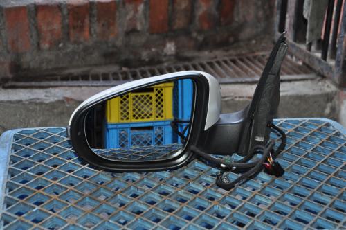 Volkswagen - Golf VI - 5 drzwi - (2008 - 2012) - Lusterka /  Lewe elektryczne