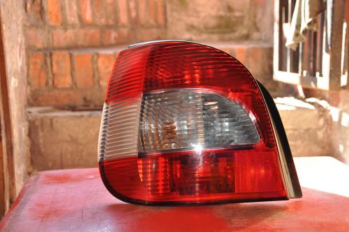 Renault - Scenic - (1999 - 2003) - Oświetlenie / Lampa tylna lewa