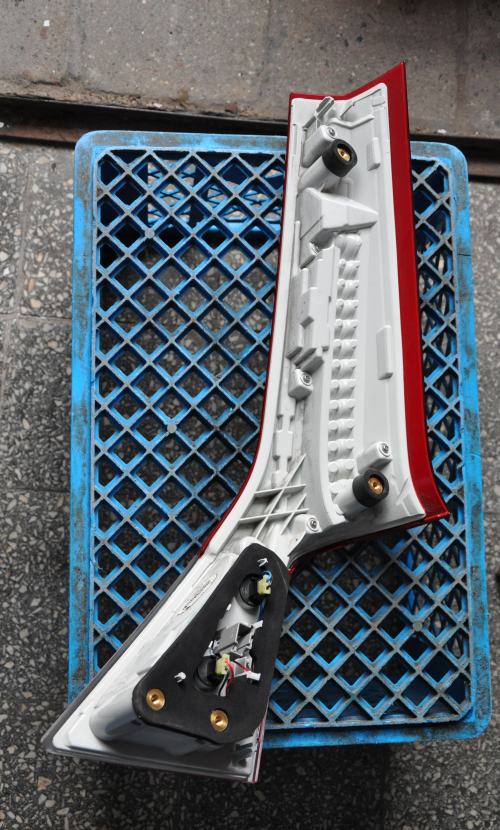 Volvo - XC 70 - Kombi - (2013 - 2016) - Oświetlenie / Lampa tylna lewa