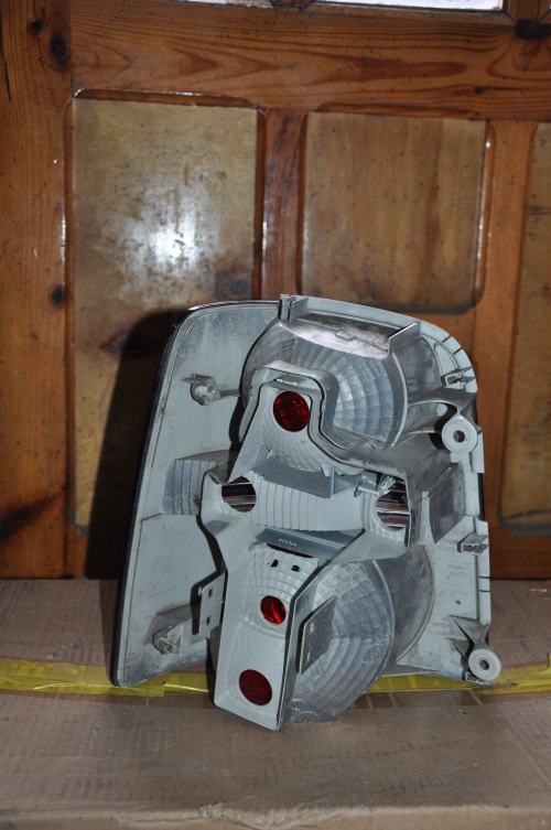 Volkswagen - Touran - (2006 - 2010) - Oświetlenie / Lampa tylna  prawa