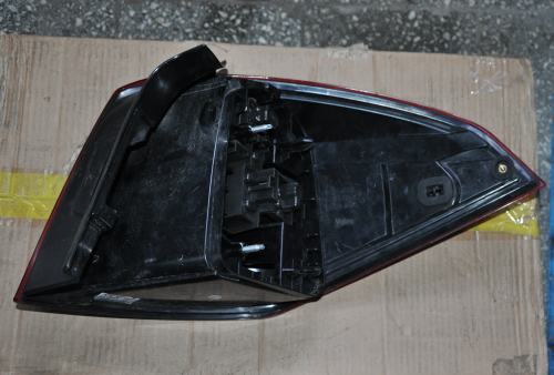 Renault - Laguna - Kombi - (2010 - 2013) - Oświetlenie / Lampa tylna lewa