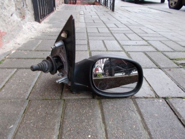 Peugeot - 406 - Kombi - (2000 - 2004) - Lusterka / Prawe ręczne wewnętrznie regulowane