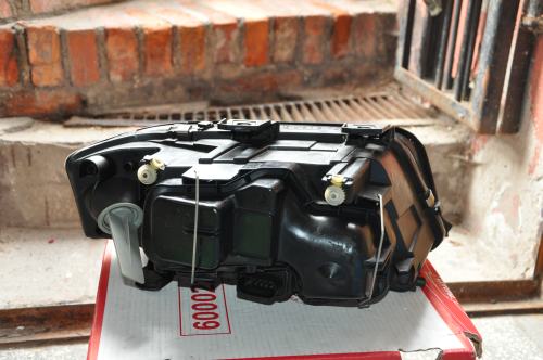 Audi - A6 - Kombi - (2002 - 2004) - Oświetlenie / Lampa przednia lewa