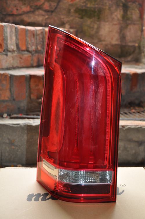 Mercedes-Benz - Vito - W447 - Osob./Tow.- (2014-) - Oświetlenie / Lampa tylna lewa