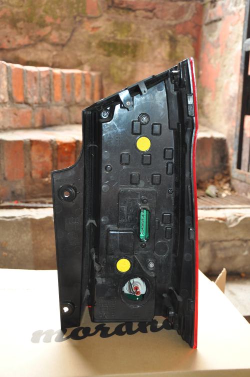 Mercedes-Benz - Vito - W447 - Osob./Tow.- (2014-) - Oświetlenie / Lampa tylna lewa