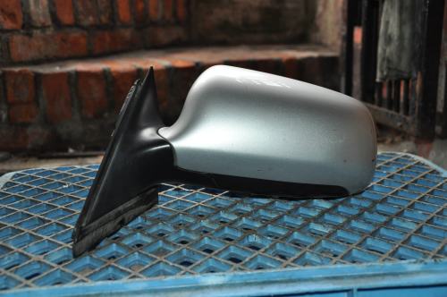 Audi - A4 - (1999 - 2001) - Lusterka /  Lewe elektryczne