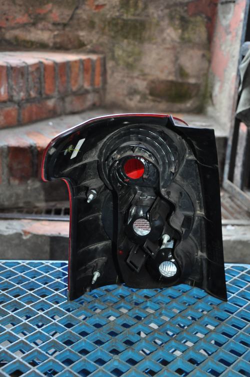 Toyota - Avensis - Kombi - (2006 - 2009) - Oświetlenie / Lampa tylna  prawa