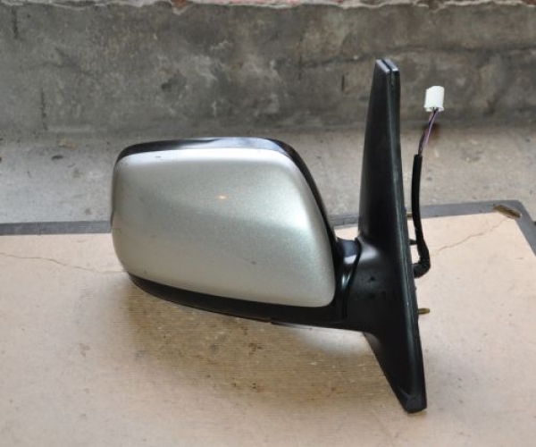 Toyota - Corolla - Verso - (2001 - 2004) - Lusterka /  Prawe elektryczne