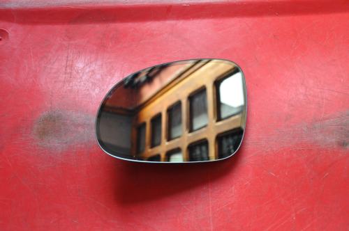 Volkswagen - Golf V - 5 drzwi - (2003 - 2008) - Lusterka / Wkład lewego elektrycznego