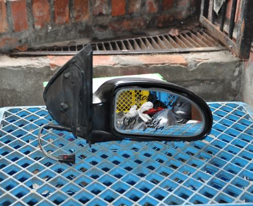 Ford - Focus - 5 drzwi - (1998 - 2001) - Lusterka /  Prawe elektryczne