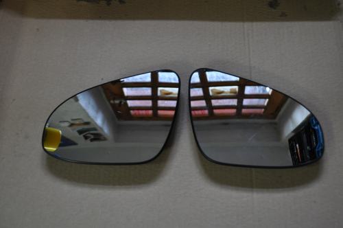 Toyota - Yaris - 5 drzwi - (2011 - 2014)  - Lusterka / Wkład lewego elektrycznego