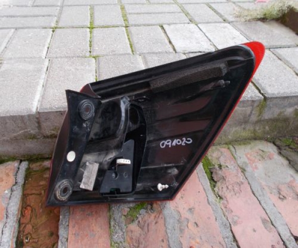 Nissan - Qashqai - (2010 - 2013) - Oświetlenie / Lampa tylna lewa