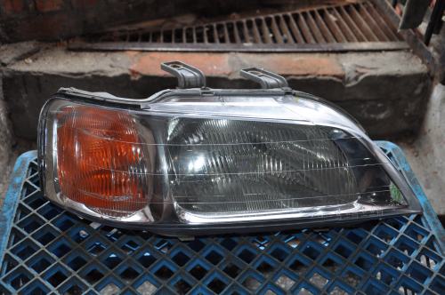 Honda - Civic - 5 drzwi - (1997 - 2001) - Oświetlenie / Lampa przednia prawa