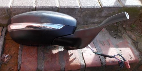 Peugeot - 208 - 5 drzwi - (2015-) - Lusterka /  Prawe elektryczne