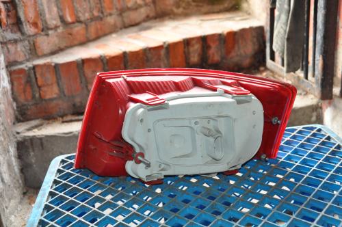 Audi - A6 - (2004 - 2008) - Oświetlenie / Lampa tylna lewa