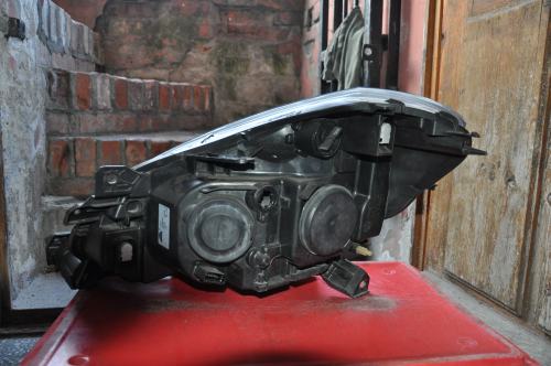 Renault - Clio - 3 drzwi - (2005 - 2009) - Oświetlenie / Lampa przednia prawa