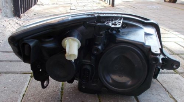 Skoda - Fabia - Kombi - (2008 - 2010) - Oświetlenie / Lampa przednia lewa