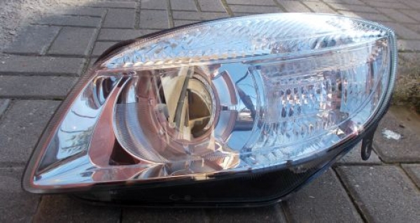 Skoda - Fabia - 5 drzwi - (2007 - 2010) - Oświetlenie / Lampa przednia lewa