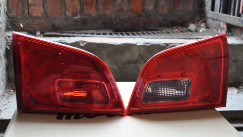 Opel - Astra - J - Kombi - (2010 - 2015) - Oświetlenie / Lampa tylna prawa wewnętrzna
