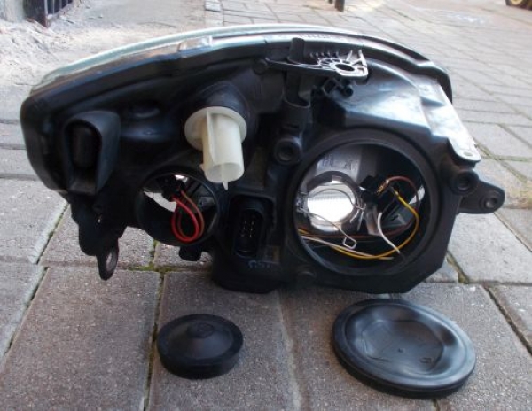 Skoda - Fabia - 5 drzwi - (2007 - 2010) - Oświetlenie / Lampa przednia lewa