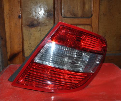 Mercedes-Benz - C-Klasa - S204 - Kombi - (2007 - 2011) - Oświetlenie / Lampa tylna  prawa
