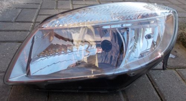 Skoda - Fabia - Kombi - (2008 - 2010) - Oświetlenie / Lampa przednia lewa