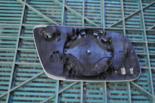 Audi - A4 - Kombi - (1999 - 2002) - Lusterka / Wkład lewego elektrycznego