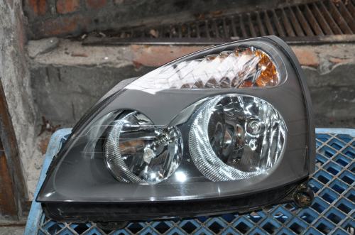 Renault - Clio - 5 drzwi - (2001 - 2005) - Oświetlenie / Lampa przednia lewa