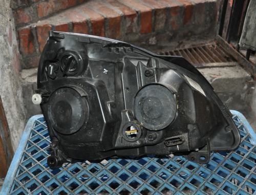 Renault - Clio - 5 drzwi - (2001 - 2005) - Oświetlenie / Lampa przednia lewa