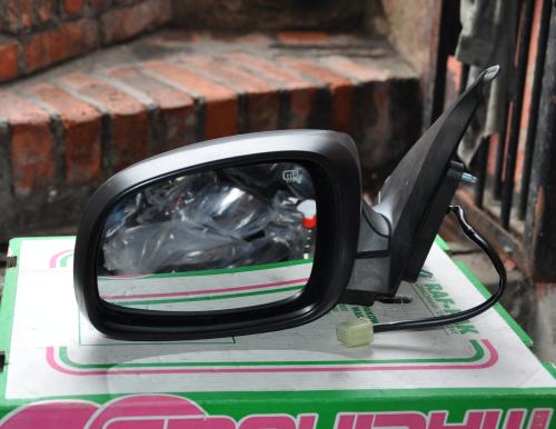 Suzuki - Swift - 3 drzwi - (2005 - 2008) - Lusterka /  Lewe elektryczne