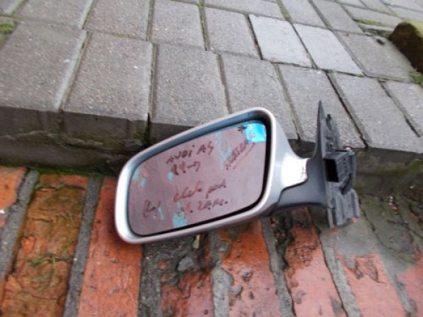 Audi - A4 - (1999 - 2001) - Lusterka /  Lewe elektryczne